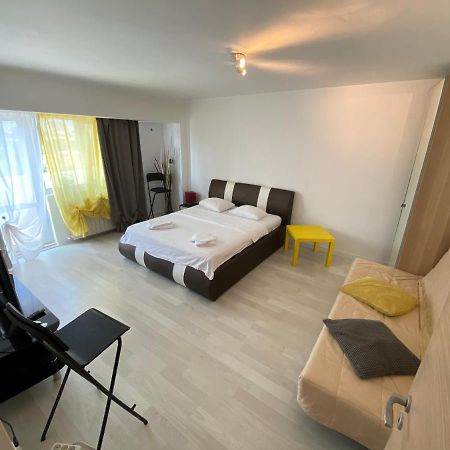 New Green Apartment Studio 1 Bucharest Luaran gambar