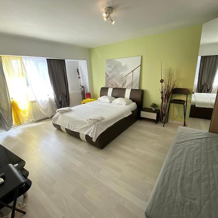 New Green Apartment Studio 1 Bucharest Luaran gambar