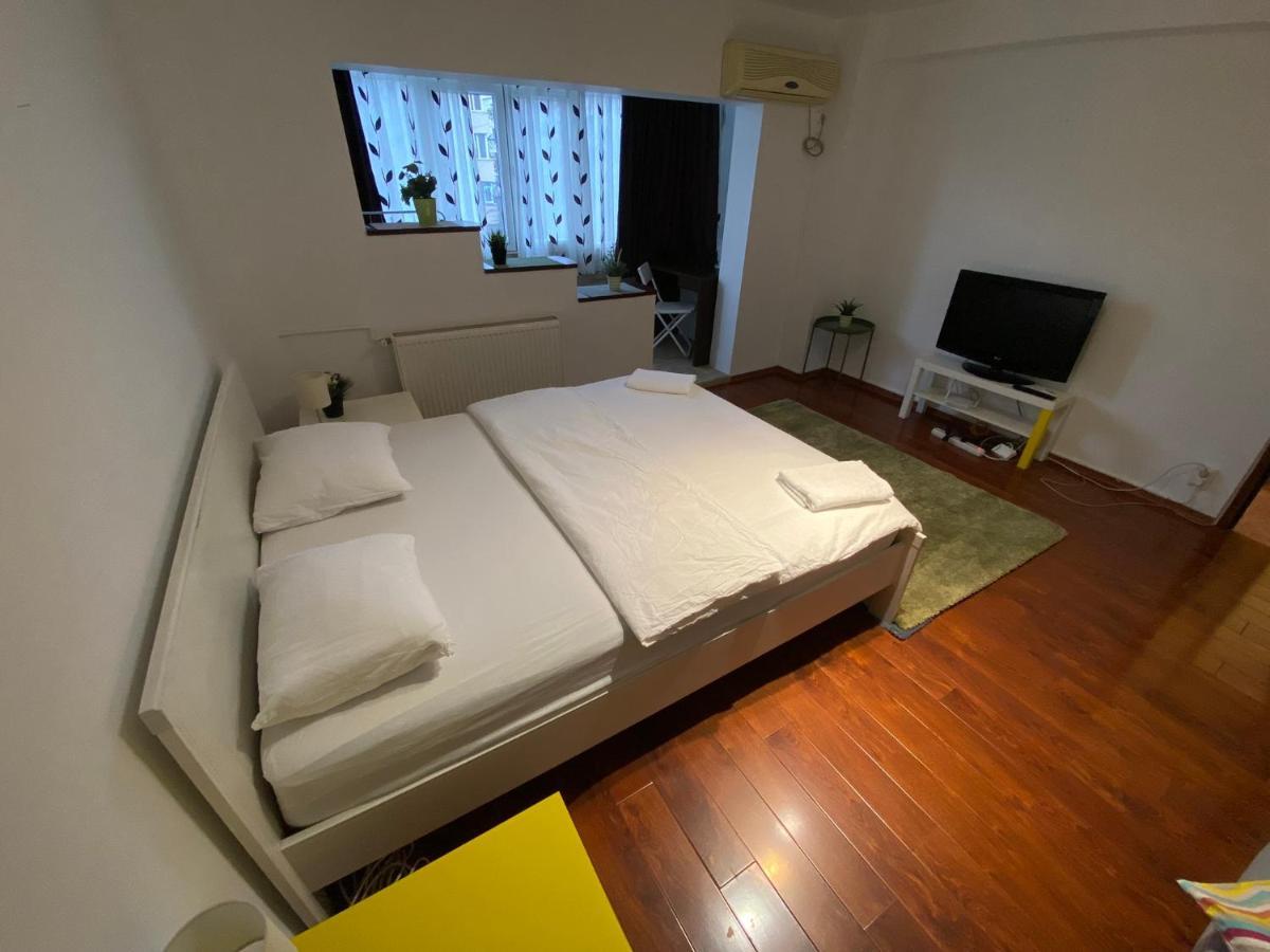 New Green Apartment Studio 1 Bucharest Luaran gambar