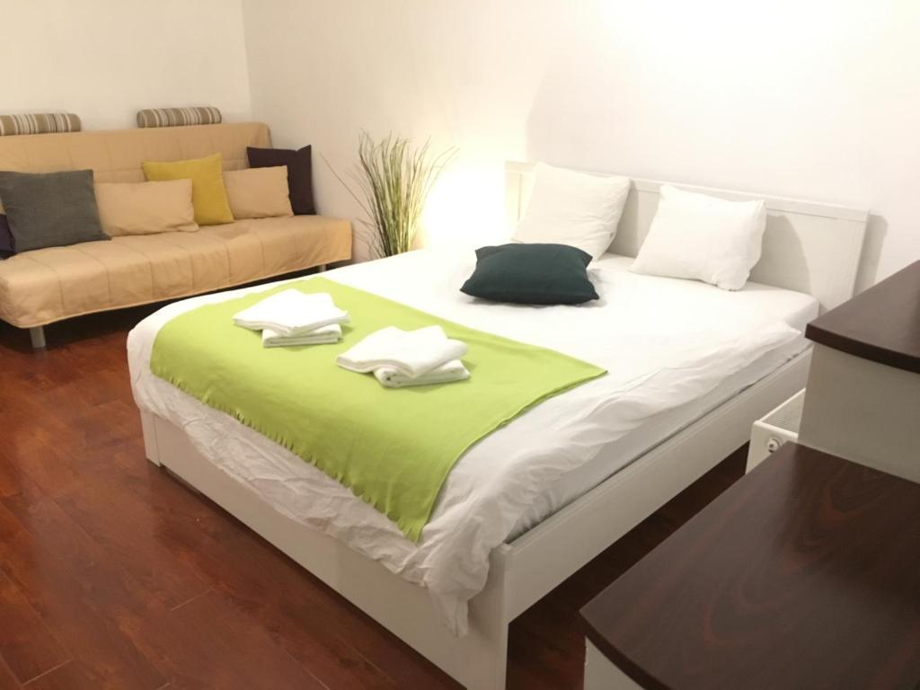 New Green Apartment Studio 1 Bucharest Luaran gambar